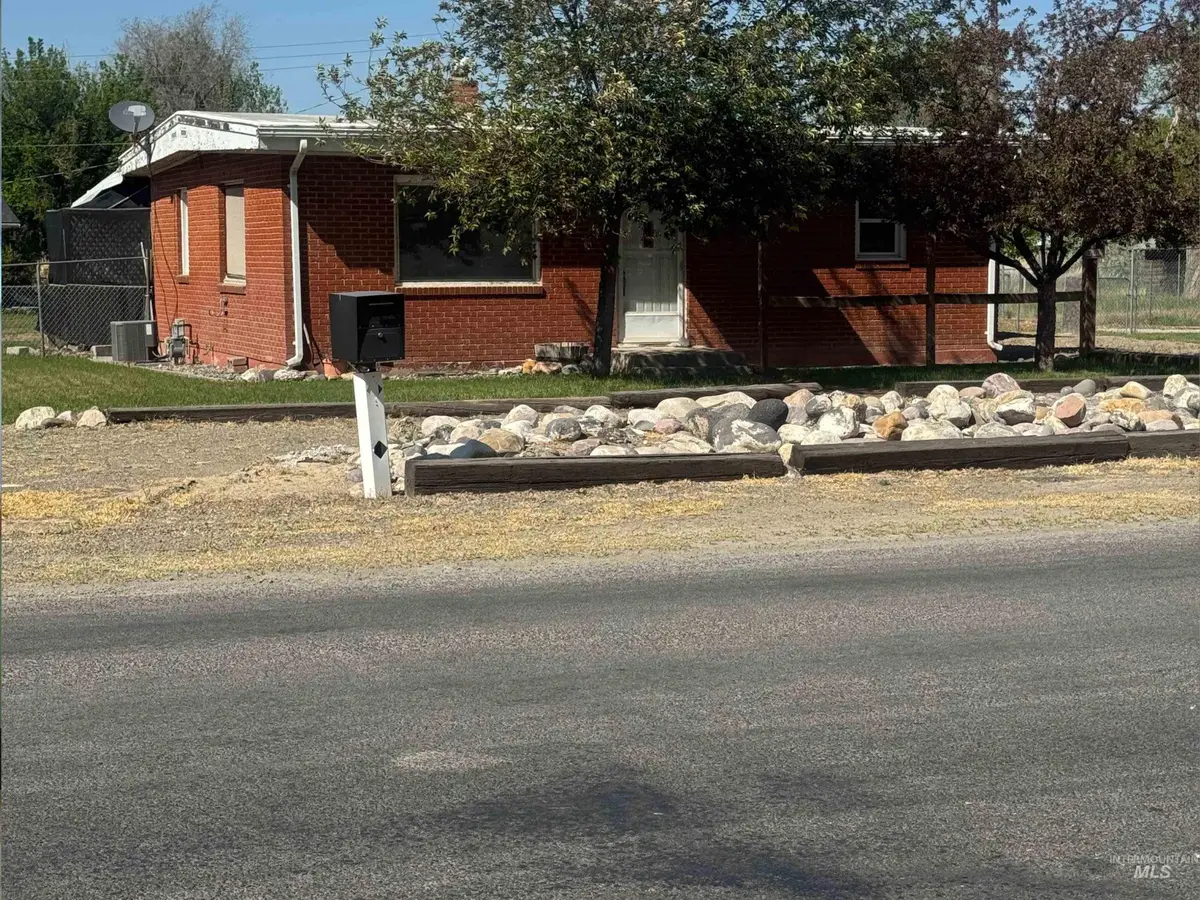1937 E 4th Ave, Twin Falls, ID 83301 - #1