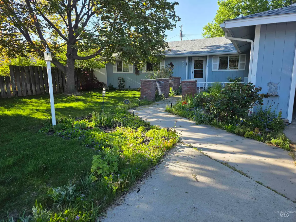 418 W Maple St, Caldwell, ID 83605 - #1