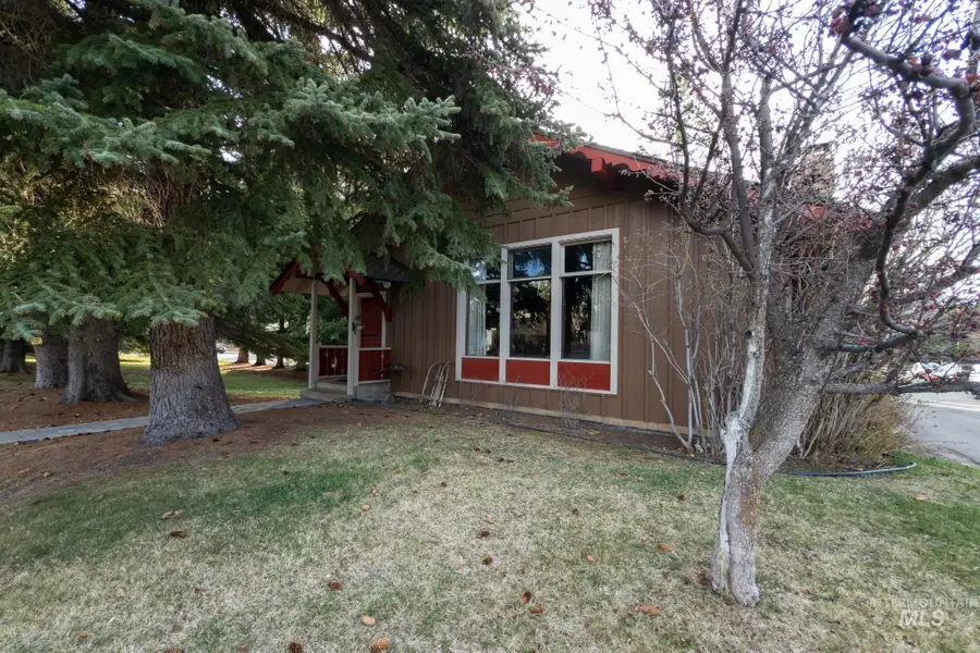 560 E 2nd St, Ketchum, ID 83340 - #3