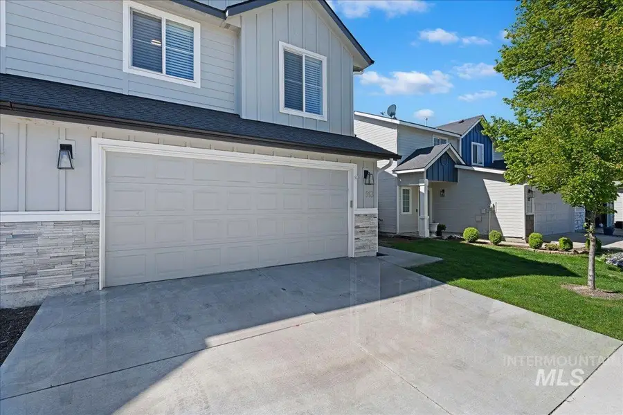 913 W Apple Pine St, Meridian, ID 83646 - #2