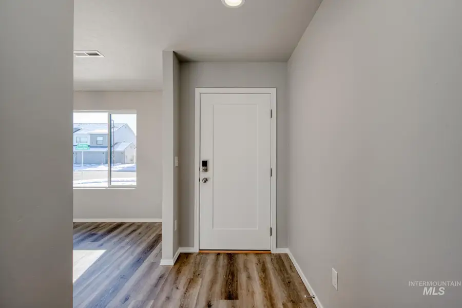 6502 W Plateau Creek Dr, Meridian, ID 83646 - #2
