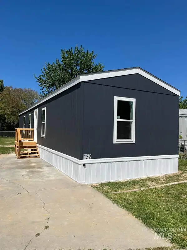 424 W Cherry Ln #132, Meridian, ID 83642