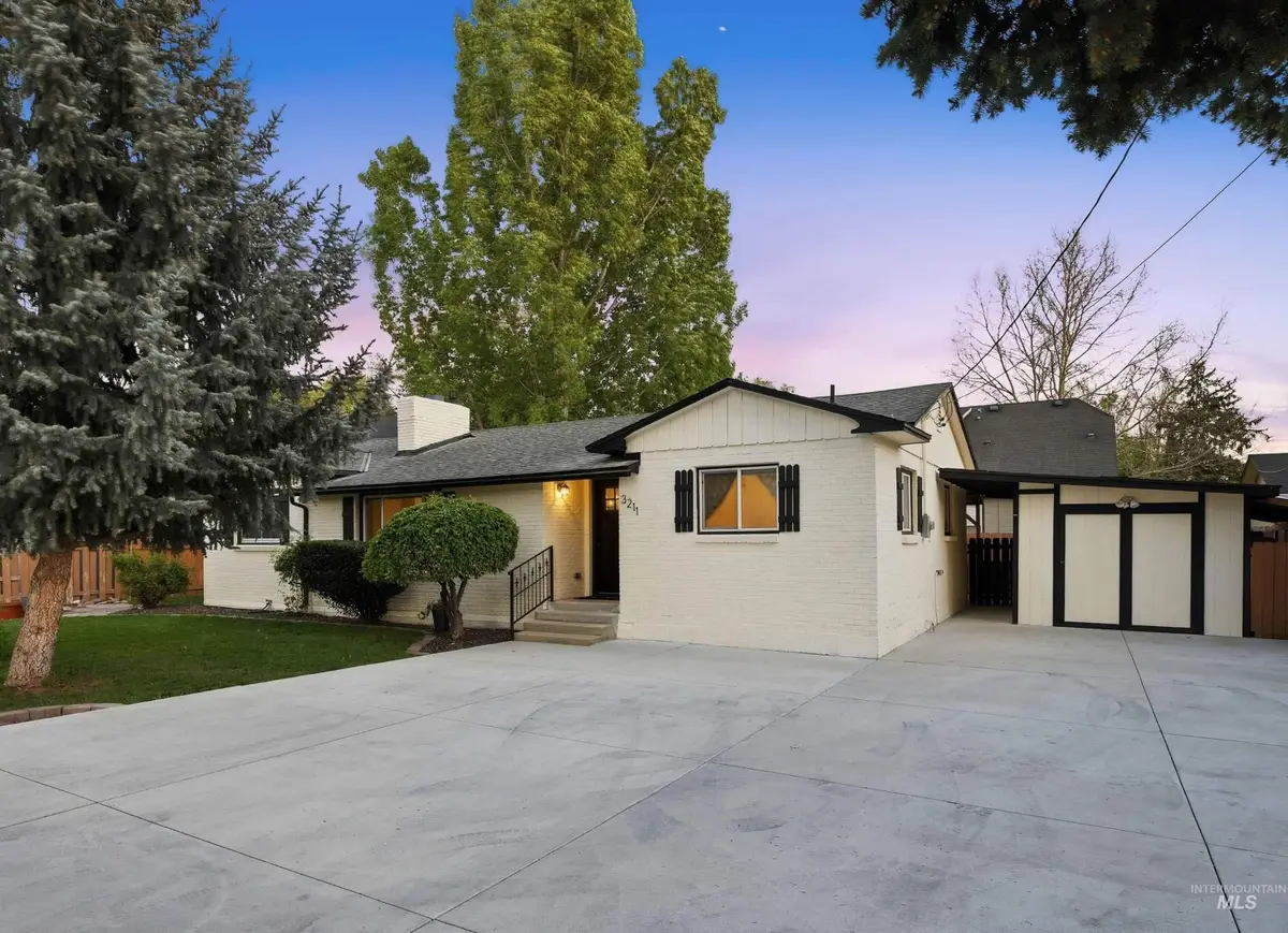 3211 W Plant Dr, Boise, ID 83703 - #1