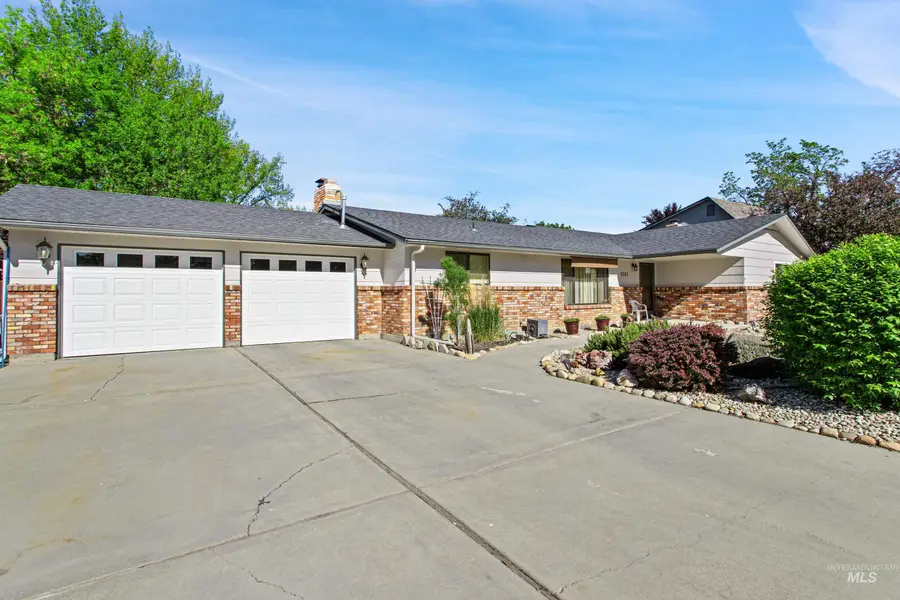 5393 N Fieldcrest Dr, Boise, ID 83704 - #3