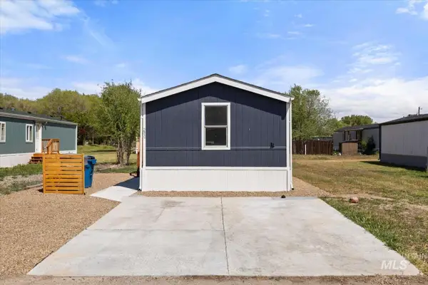280 Colleen Dr, Mountain Home, ID 83647