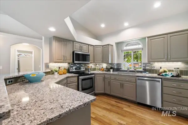 2301 W Whitelaw Drive, Meridian, ID 83646