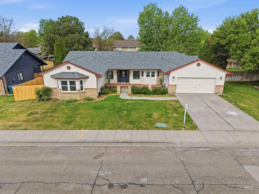 1825 N 6th E, Mountain Home, ID 83647 - #2