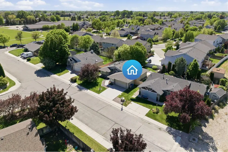 7715 N Roe Ave, Boise, ID 83714 - #3
