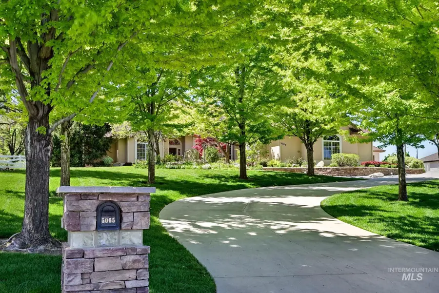 5065 N Golden View Ct, Star, ID 83669 - #3