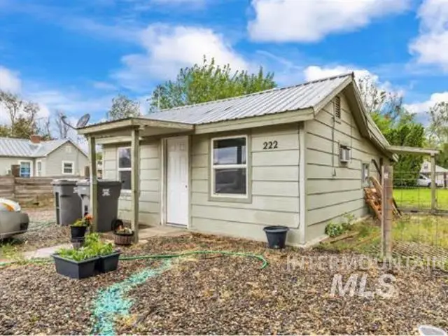 222 W Owyhee Ave, Homedale, ID 83628 - #3