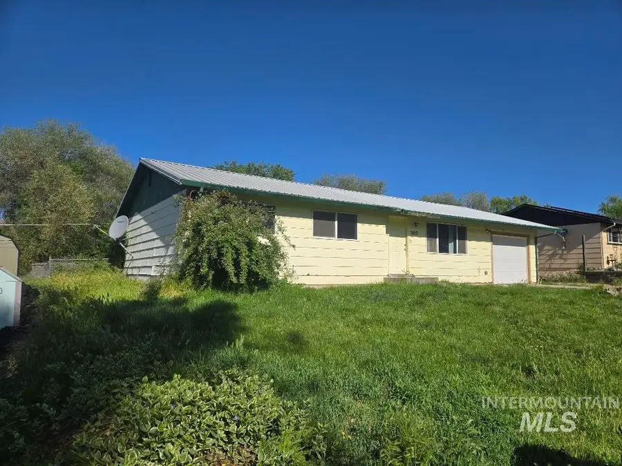 307 N 8th St, Parma, ID 83660 - #3