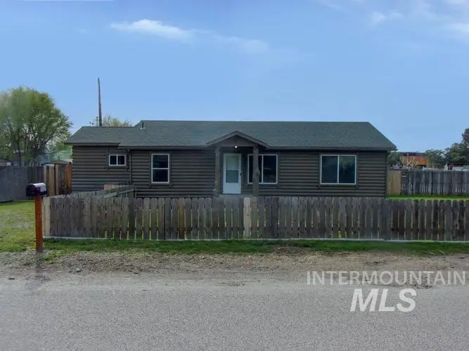 1117 N 11th St, Payette, ID 83661 - #1