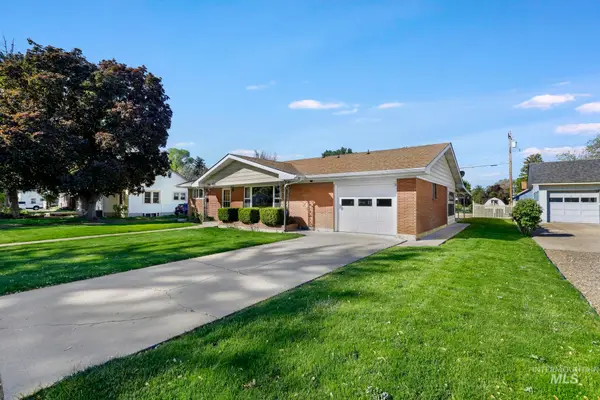 245 S 5th E, Mountain Home, ID 83647