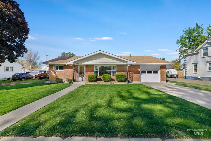245 S 5th E, Mountain Home, ID 83647 - #2