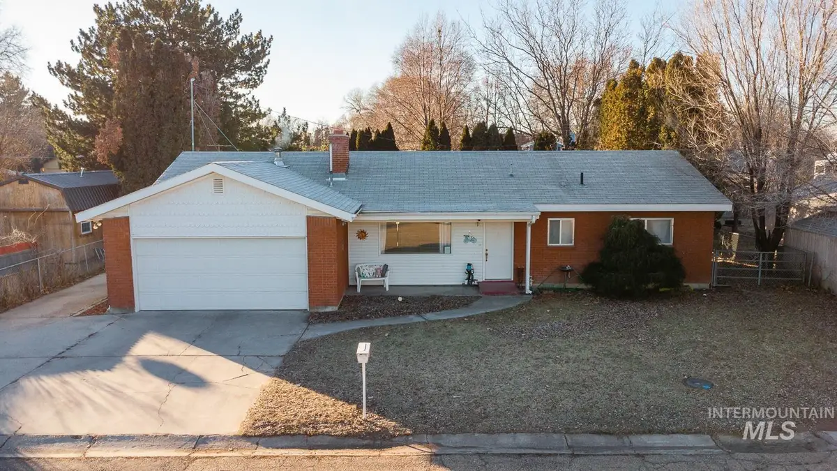 819 Briarwood Dr, Nampa, ID 83651 - #1