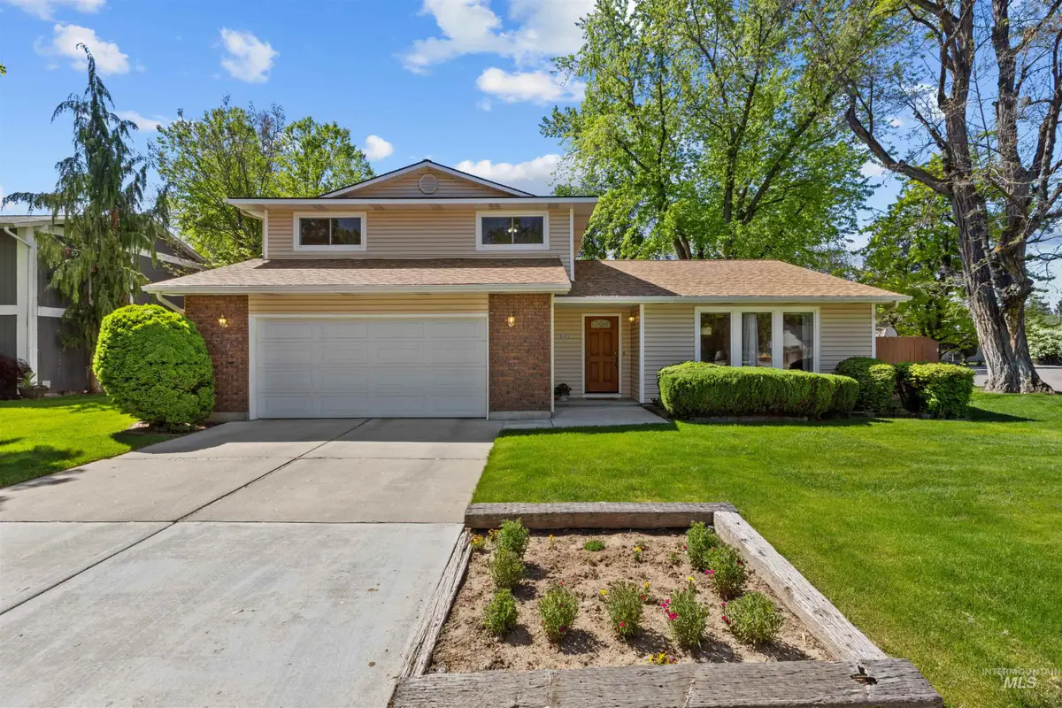 10493 W Summerwind Dr, Boise, ID 83704 - #1