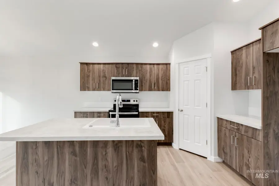 542 Oliver St, Emmett, ID 83617 - #3