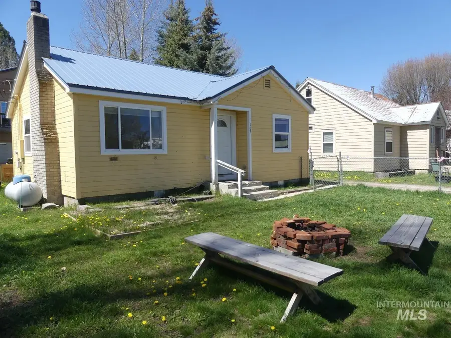 109 S Idaho Street, Cascade, ID 83611 - #2