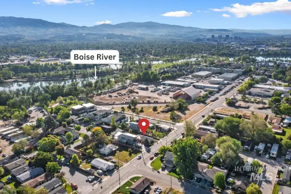3880 Adams St, Garden City, ID 83714