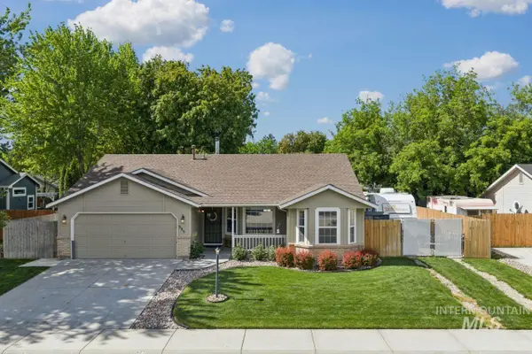 985 W Greenhead St, Meridian, ID 83642