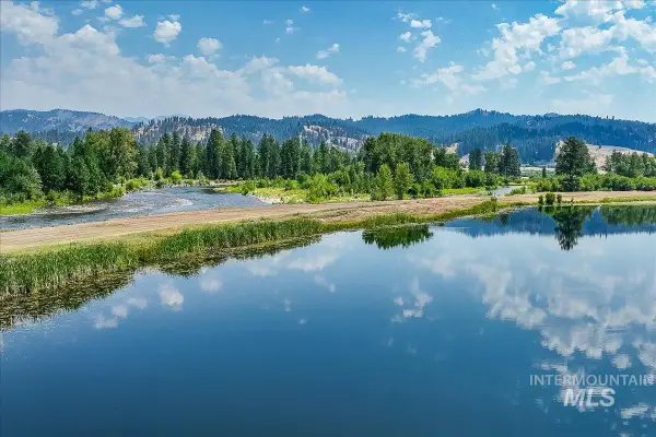35 Wapiti Court, Garden Valley, ID 83622