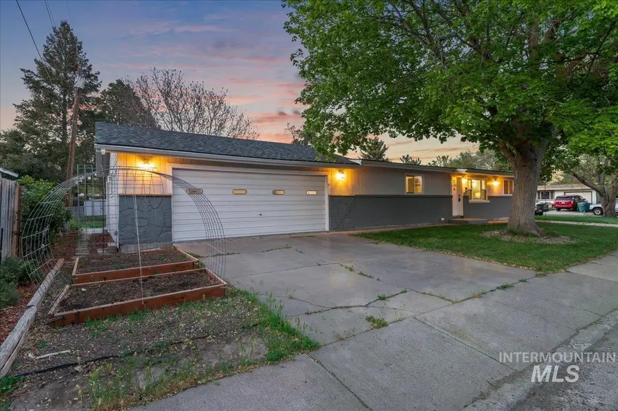 402 W 4th N, Mountain Home, ID 83647 - #3