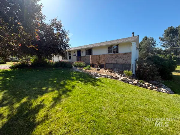 11036 Runway Dr, Boise, ID 83714