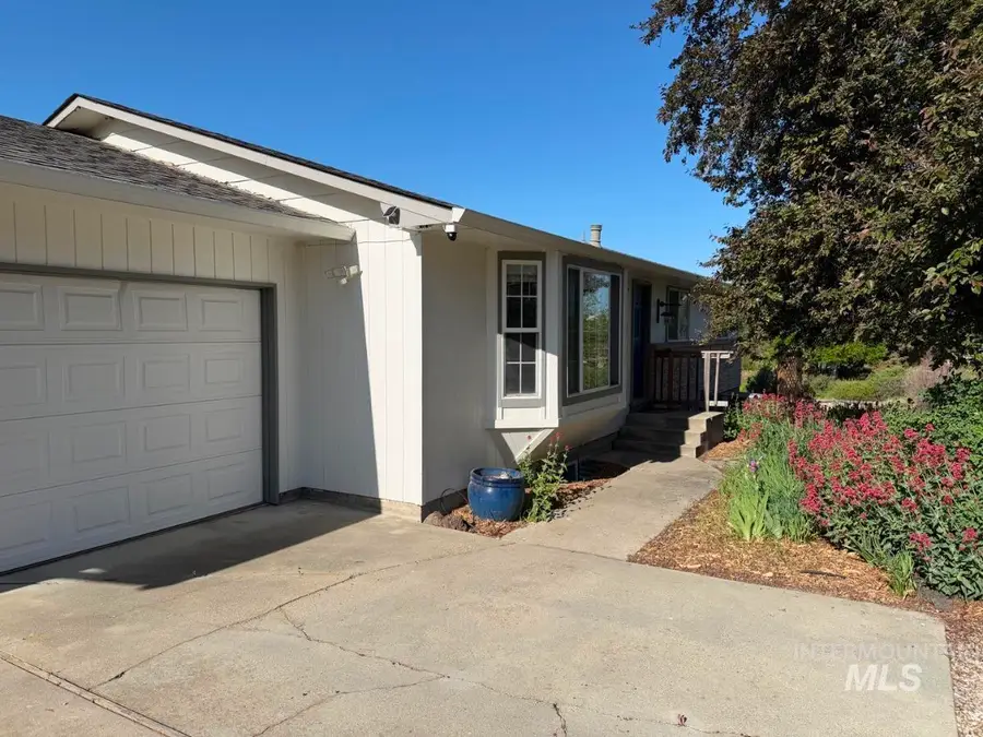 11036 Runway Dr, Boise, ID 83714 - #2