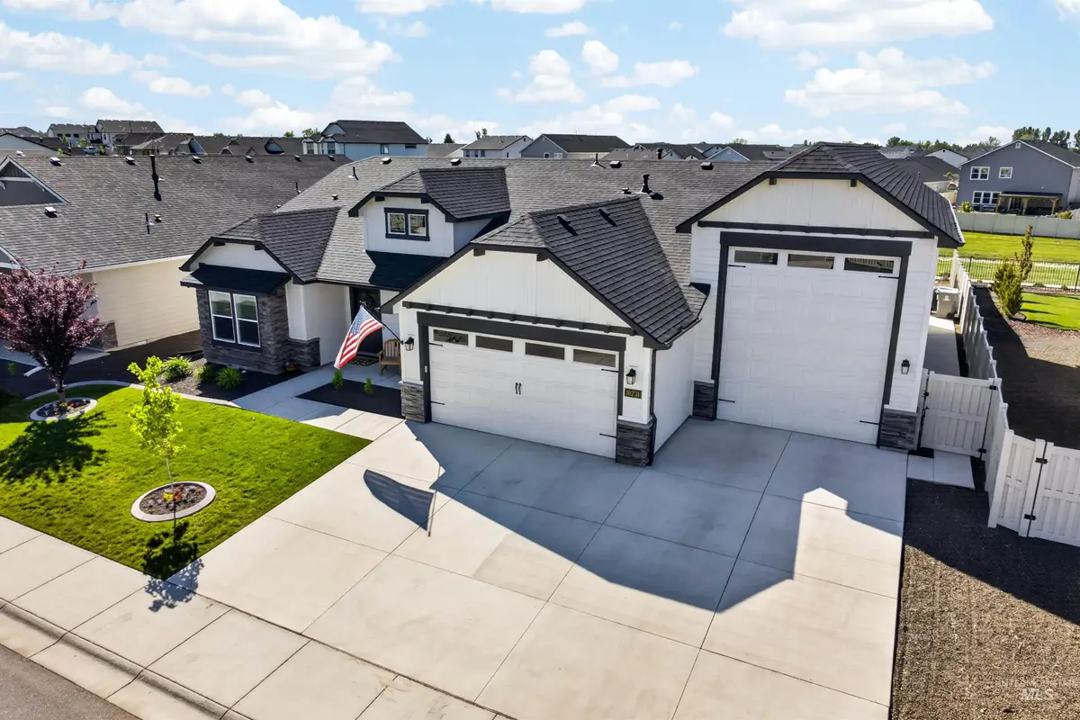 10231 W Trident Ridge Dr, Star, ID 83669 - #1
