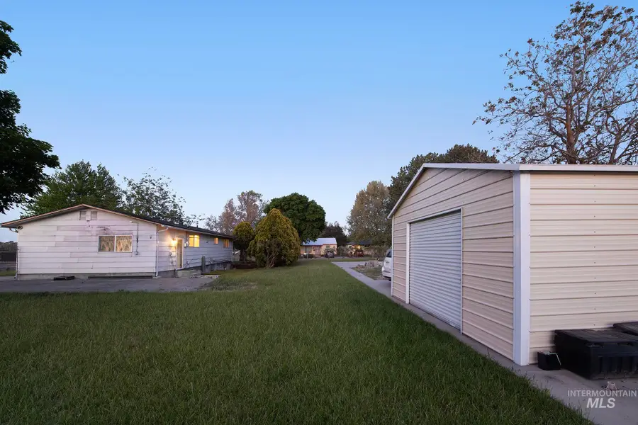 824 NW 4th Avenue, Ontario, OR 97914 - #2