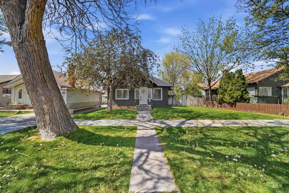 415 6th Ave, Nampa, ID 83651 - #1