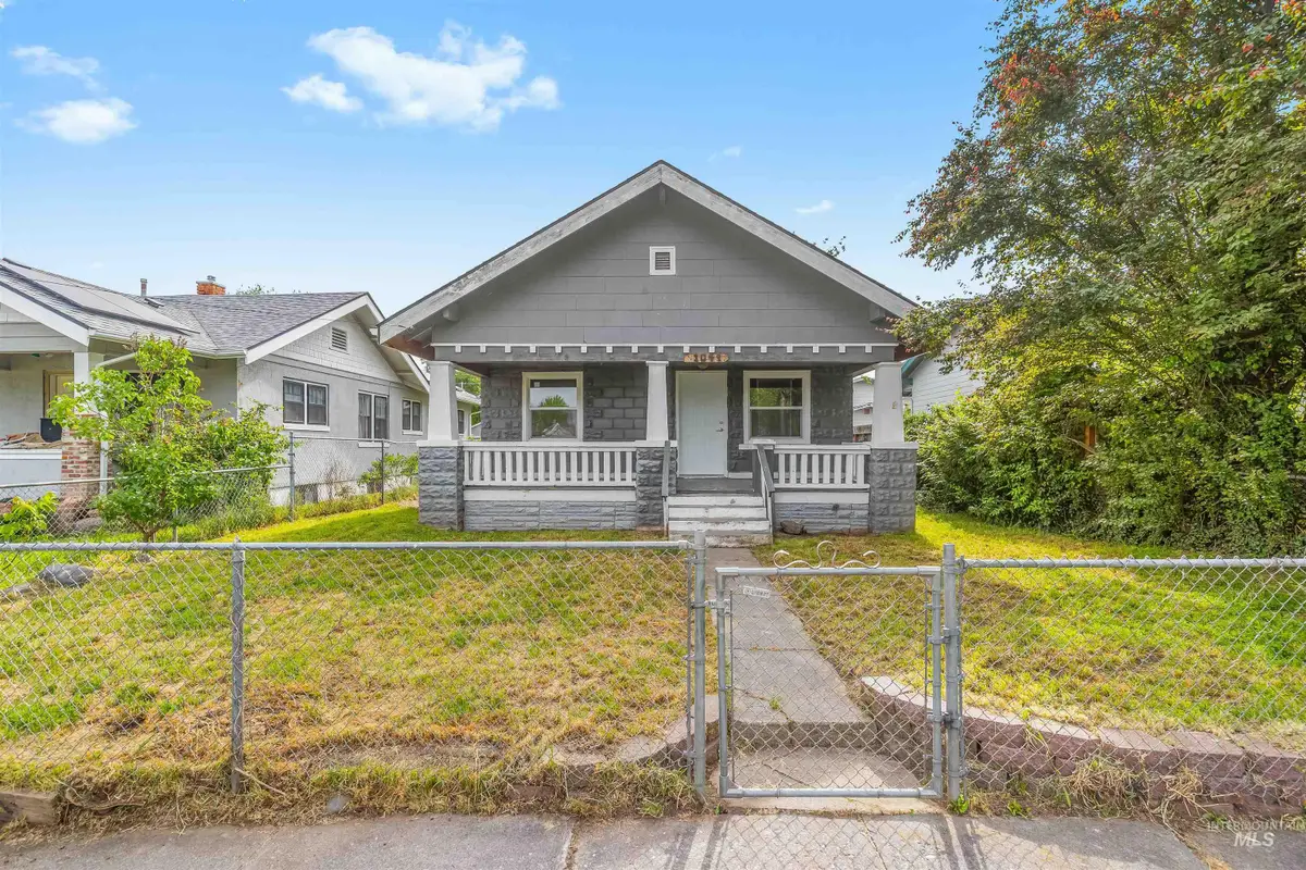 1049 8th Street, Clarkston, WA 99403 - #1