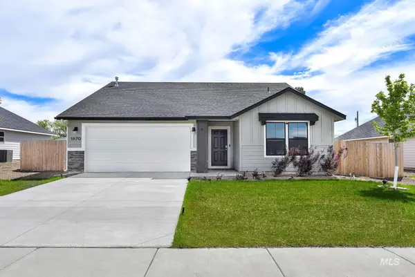 1870 N Thunderbolt St, Mountain Home, ID 83647