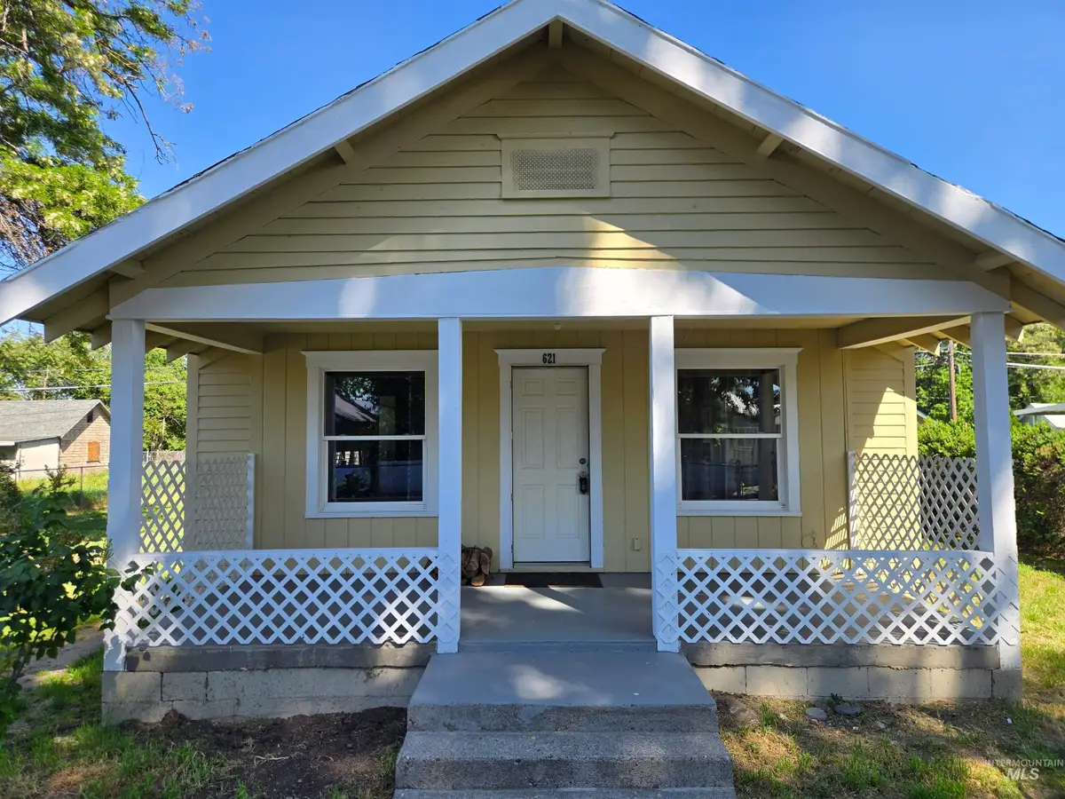 621 7th Street, Clarkston, WA 99403 - #1