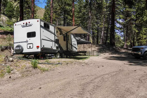 4395 N Pine Featherville Road, Featherville, ID 83647