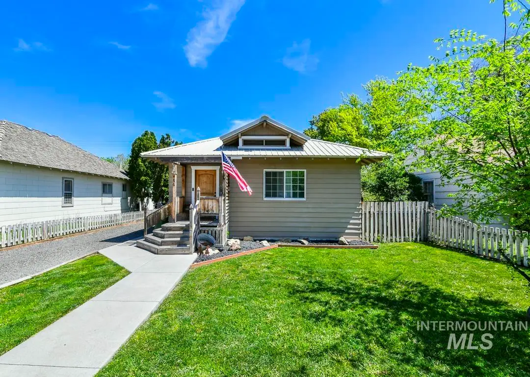 486 W Main St, Vale, OR 97918 - #1