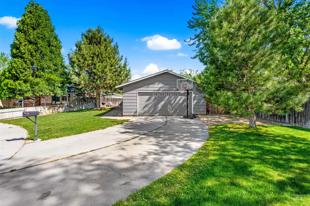304 W Woodvine Ct, Boise, ID 83706 - #1