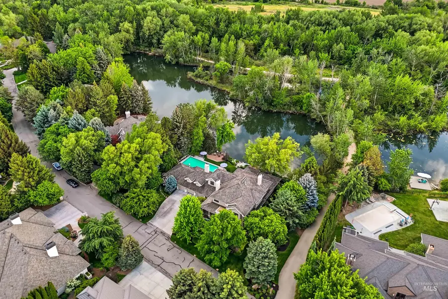9479 N Winterwood Ln, Boise, ID 83714 - #3