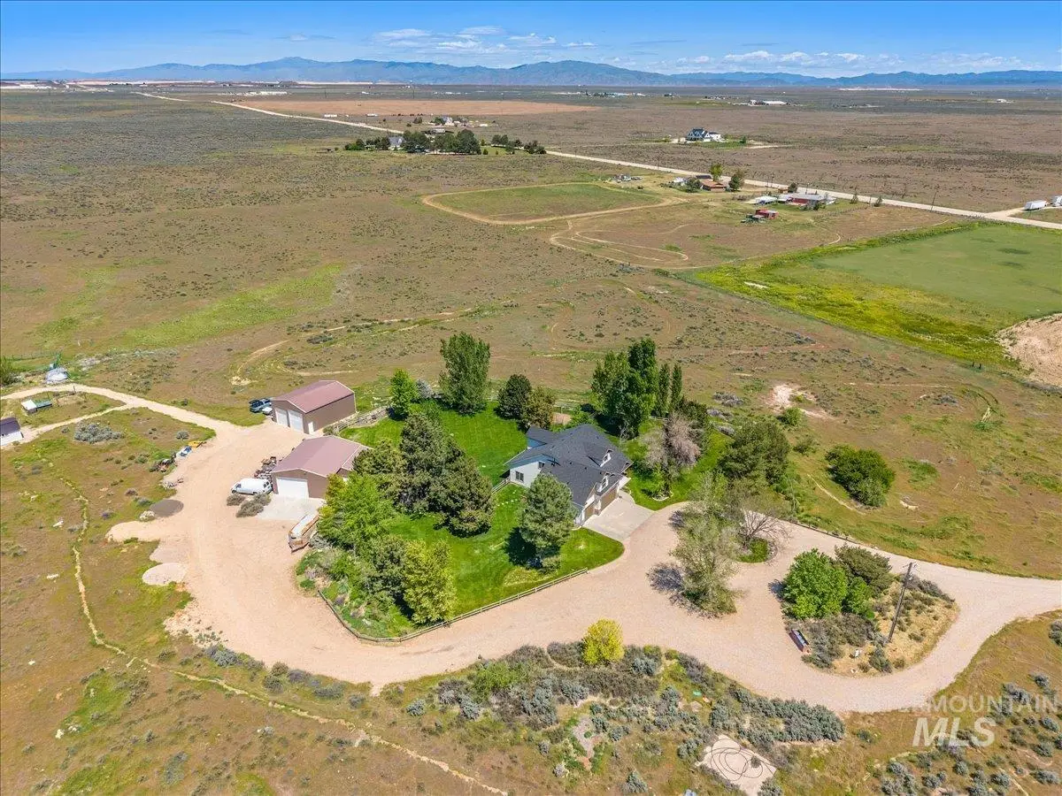 18593 S Pleasant Valley Rd, Kuna, ID 83634 - #1