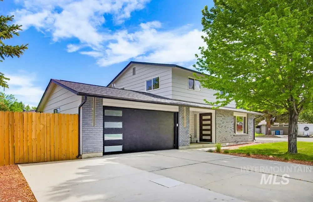 670 S Berwick Dr, Boise, ID 83706 - #1