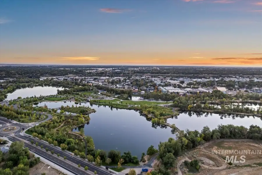 3213 W Moore, Boise, ID 83702 - #2