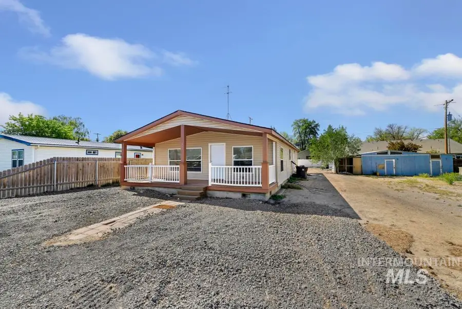 435 1st Ave E, Wendell, ID 83355 - #3