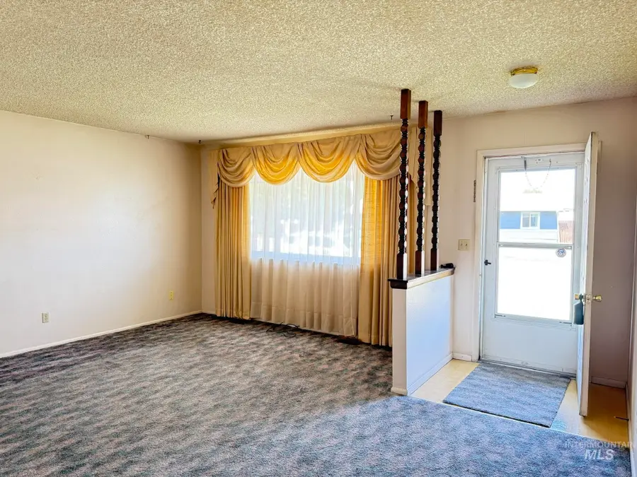 827 NW 2nd, Fruitland, ID 83619 - #2