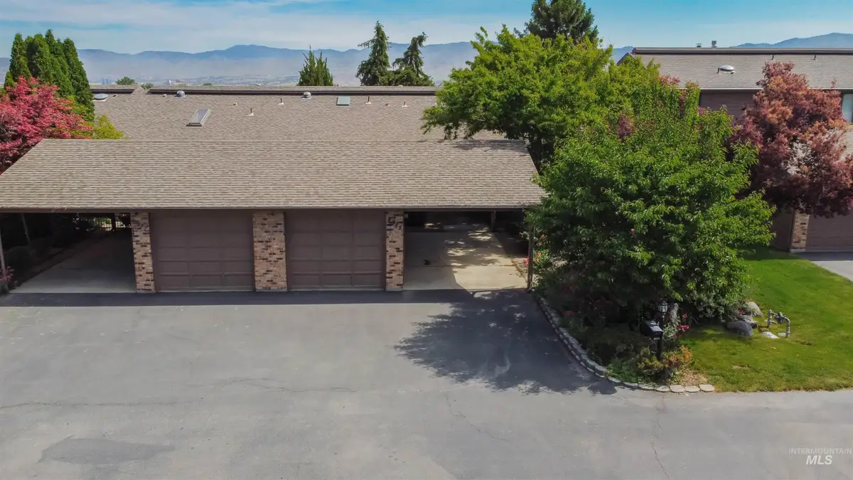 3364 W Catalina Ln, Boise, ID 83705 - #1