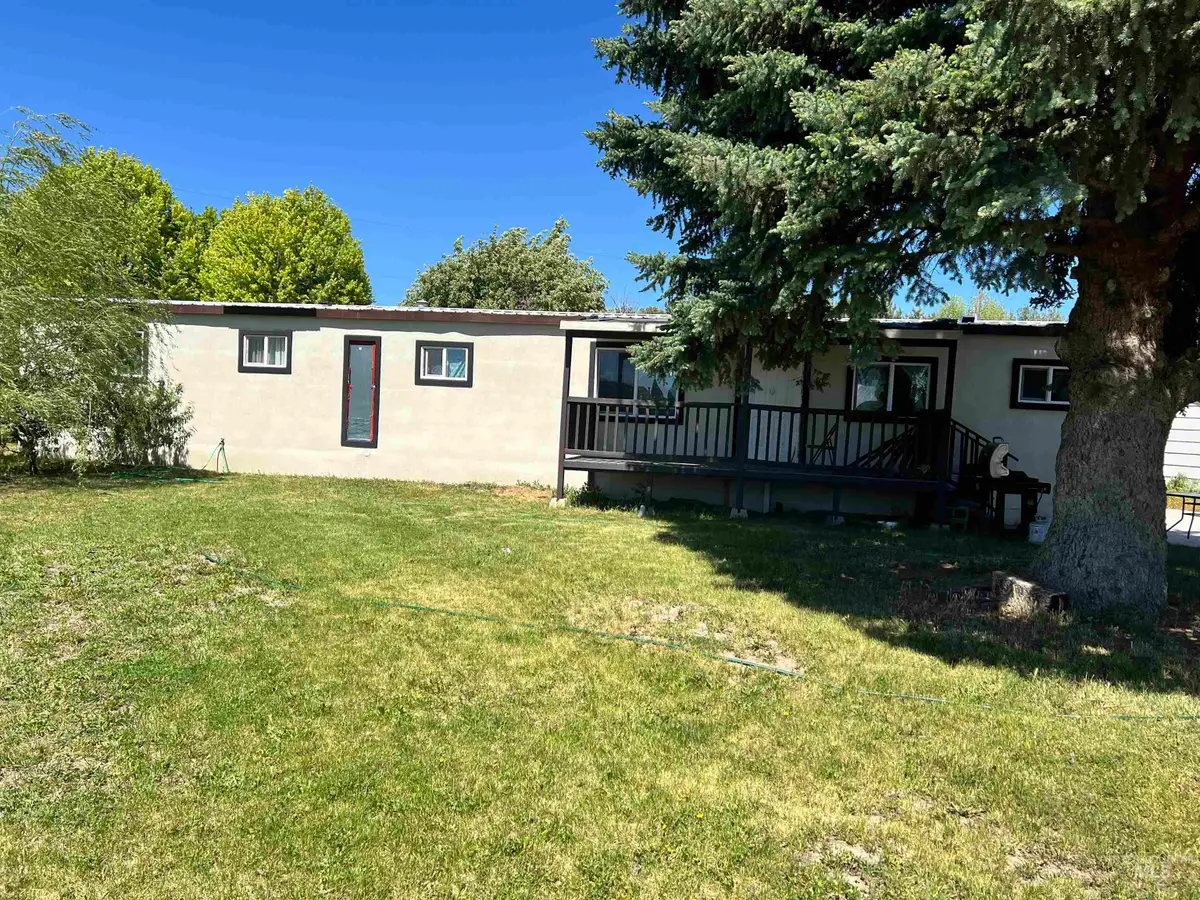 380 Orchard St, Gooding, ID 83330 - #1