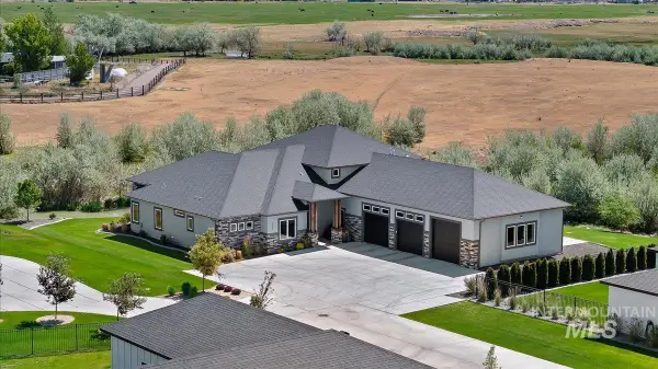 1587 Clear Creek Loop, Twin Falls, ID 83301