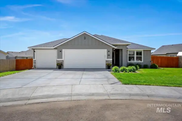 915 Accipiter Pl, Mountain Home, ID 83647