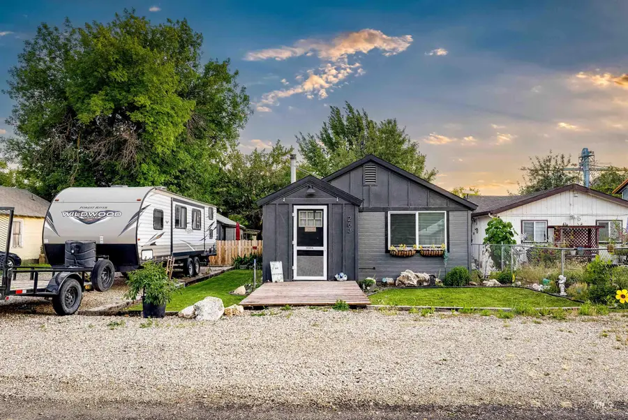 263 N Fargo Ave, Notus, ID 83656 - #2