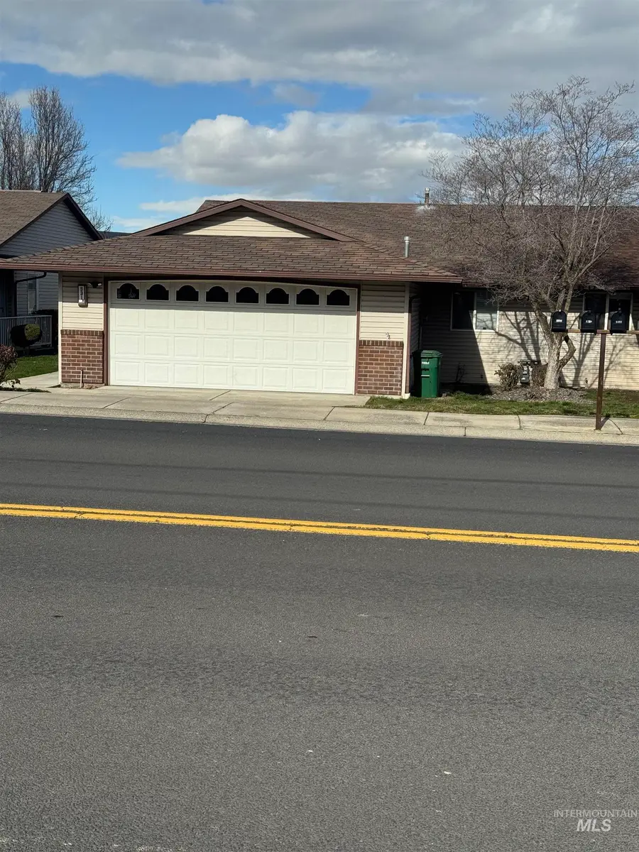 931 Stewart Avenue #A, Lewiston, ID 83501 - #2