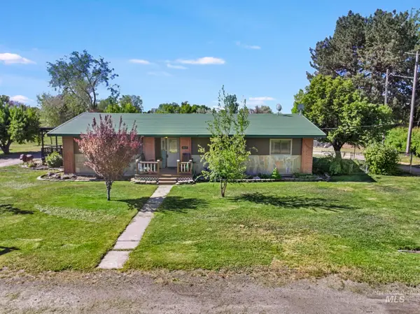 1617 9th Ave E, Gooding, ID 83330